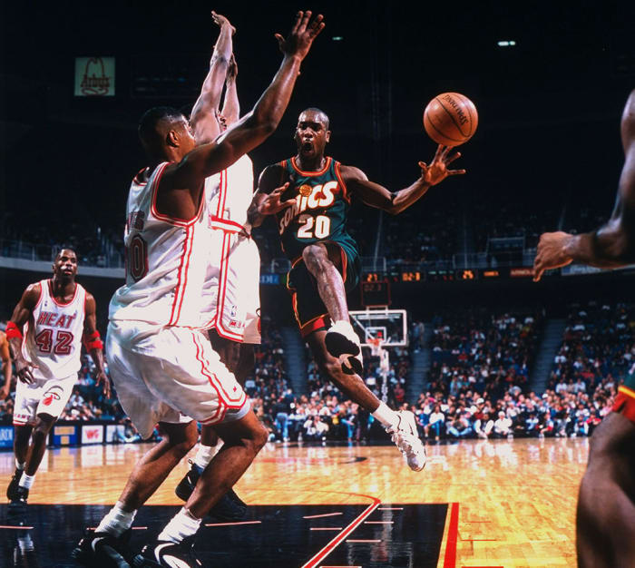 20-Gary-Payton-05536358.jpg